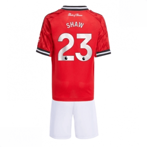 Echipament fotbal Manchester United Luke Shaw #23 Tricou Acasa 2025-26 pentru copii + șort