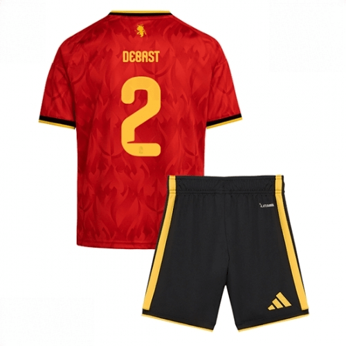 Echipament fotbal Belgia Zeno Debast #2 Tricou Acasa Mondial 2026 pentru copii şi pantaloni 1 Echipament fotbal Belgia Zeno Debast #2 Tricou Acasa Mondial 2026 pentru copii şi pantaloni