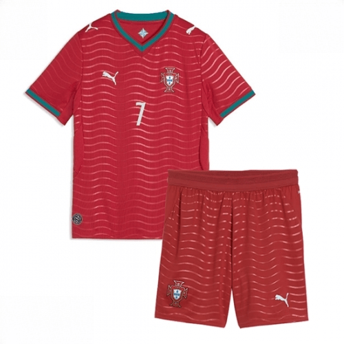 Echipament fotbal Portugalia Cristiano Ronaldo #7 Tricou Acasa Mondial 2026 pentru copii şi pantaloni 2 Echipament fotbal Portugalia Cristiano Ronaldo #7 Tricou Acasa Mondial 2026 pentru copii şi pantaloni - imagine 2