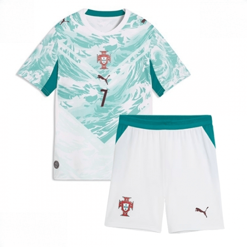 Echipament fotbal Portugalia Cristiano Ronaldo #7 Tricou Deplasare Mondial 2026 pentru copii şi pantaloni 2 Echipament fotbal Portugalia Cristiano Ronaldo #7 Tricou Deplasare Mondial 2026 pentru copii şi pantaloni - imagine 2