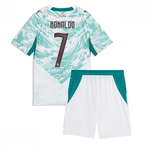 Echipament fotbal Portugalia Cristiano Ronaldo #7 Tricou Deplasare Mondial 2026 pentru copii şi pantaloni 1 Echipament fotbal Portugalia Cristiano Ronaldo #7 Tricou Deplasare Mondial 2026 pentru copii şi pantaloni