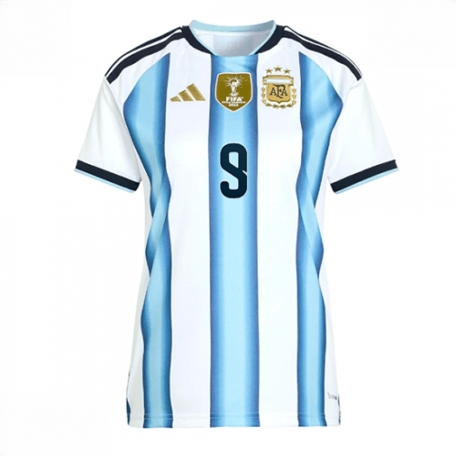 Echipament fotbal Argentina Julian Alvarez #9 Tricou Acasa Mondial 2026 pentru femei maneca scurta 2 Echipament fotbal Argentina Julian Alvarez #9 Tricou Acasa Mondial 2026 pentru femei maneca scurta - imagine 2