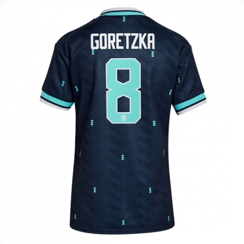 Echipament fotbal Germania Leon Goretzka #8 Tricou Deplasare Mondial 2026 pentru femei maneca scurta 1 Echipament fotbal Germania Leon Goretzka #8 Tricou Deplasare Mondial 2026 pentru femei maneca scurta