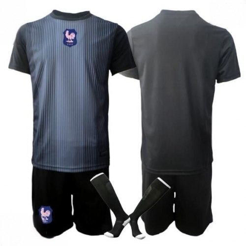 Echipament fotbal Franța Portar Tricou Acasa Mondial 2026 pentru copii şi pantaloni 1 Echipament fotbal Franța Portar Tricou Acasa Mondial 2026 pentru copii şi pantaloni