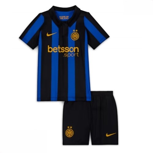 Echipament fotbal copii Inter Milan Tricou Acasa 2026-27 tricou și șort fotbal junior 1 Echipament fotbal copii Inter Milan Tricou Acasa 2026-27 tricou și șort fotbal junior