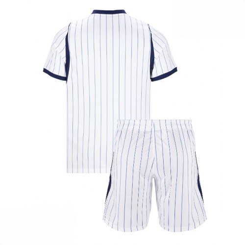 Echipament fotbal Inter Milan Tricou Deplasare 2026-27 pentru copii şi pantaloni 2 Echipament fotbal Inter Milan Tricou Deplasare 2026-27 pentru copii şi pantaloni