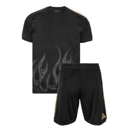 Echipament fotbal Juventus Tricou Treilea 2026-27 pentru copii negru Tricou și Șort 2 Echipament fotbal Juventus Tricou Treilea 2026-27 pentru copii negru Tricou și Șort