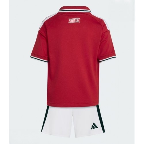 Echipament fotbal Manchester United Tricou Acasa 2026-27 pentru copii şi pantaloni 2 Echipament fotbal Manchester United Tricou Acasa 2026-27 pentru copii şi pantaloni