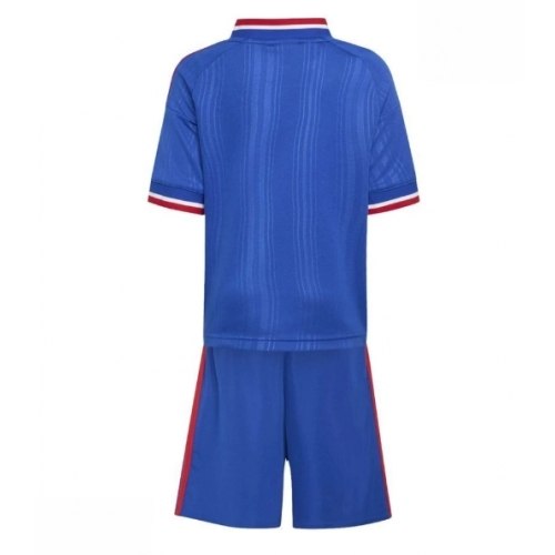 Echipament fotbal Manchester United Tricou Deplasare 2026-27 pentru copii şi pantaloni 2 Echipament fotbal Manchester United Tricou Deplasare 2026-27 pentru copii şi pantaloni