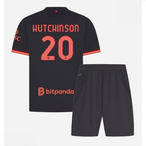 Ieftine Echipament fotbal AC Milan Omari Hutchinson #20 Tricou Treilea 2026-27 pentru copii şi pantaloni 1 Ieftine Echipament fotbal AC Milan Omari Hutchinson #20 Tricou Treilea 2026-27 pentru copii şi pantaloni