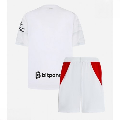 Echipament fotbal AC Milan Tricou Deplasare 2026-27 alb pentru copii şi pantaloni 2 Echipament fotbal AC Milan Tricou Deplasare 2026-27 alb pentru copii şi pantaloni