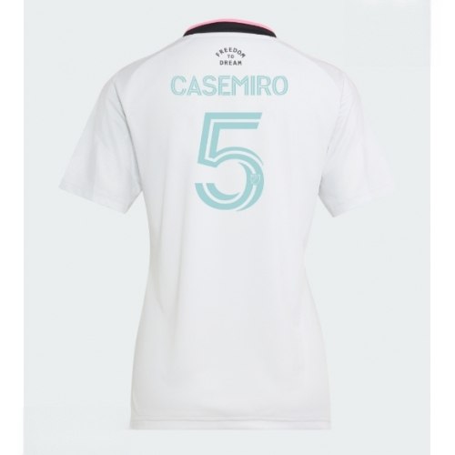 Echipament fotbal Inter Miami Casemiro #5 Tricou Treilea 2026-27 pentru femei pentru bărbați 1 Echipament fotbal Inter Miami Casemiro #5 Tricou Treilea 2026-27 pentru femei pentru bărbați