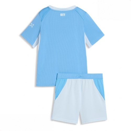 Echipament fotbal Manchester City Tricou Acasa 2026-27 pentru copii şi pantaloni 2 Echipament fotbal Manchester City Tricou Acasa 2026-27 pentru copii şi pantaloni